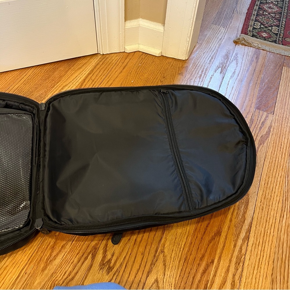 Alienware Orion ScanFast 17.3" Backpack Black TSA Laptop Gaming Backpack - Picture 4 of 7